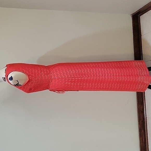 COVINGTON coral red mesh maxi dress. Ties at waist. Size is 6. - Picture 5 of 11